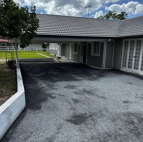Residential Driveway Renovation Using Hot Bitumen Spray Seal